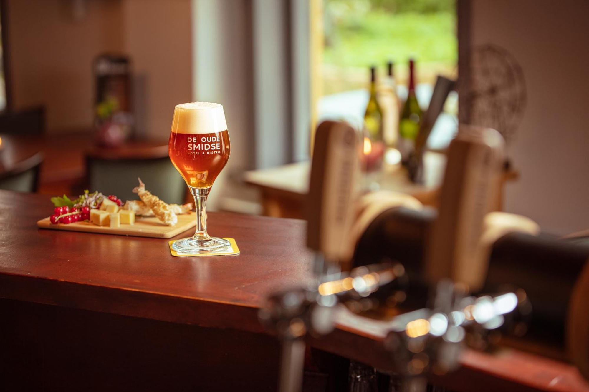 De Oude Smidse Hotel Westernieland ภายนอก รูปภาพ