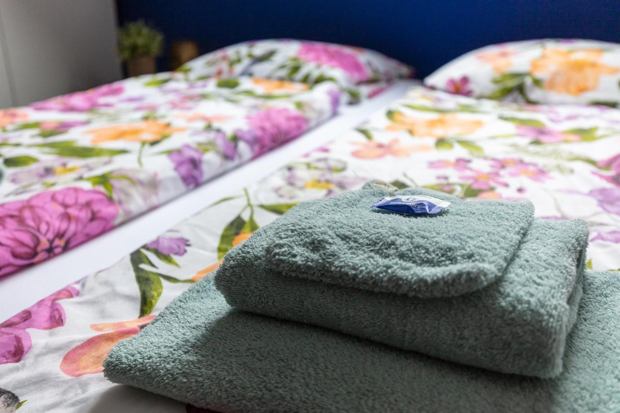 De Oude Smidse Hotel Westernieland ภายนอก รูปภาพ